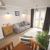 Modern double rooms in 2 bed professional house Main Photo