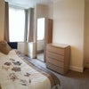 Double en suite room. Close to town centre. Main Photo