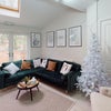 Room in modern 6 bed student home Main Photo