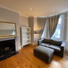 V Large Room in Splendid Victorian Terrace House Main Photo