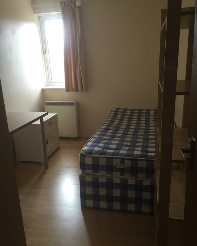 Room To Rent For Couple In East London Room To Rent For Couple In East London