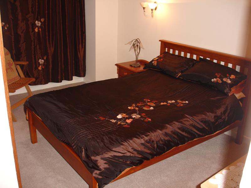 Photo 1: Bedroom