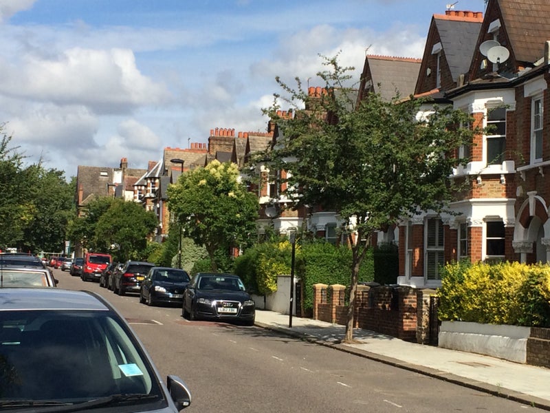 '2 bedroom flat in Abbeville Village, Clapham' Room to Rent from SpareRoom