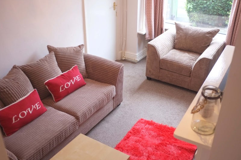 Photo 1: Cosy Lounge