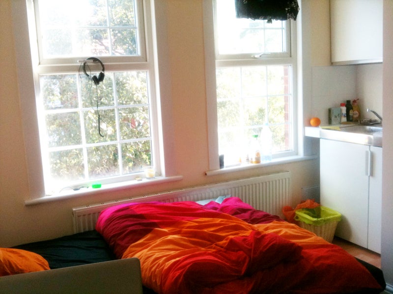 'Bedsit/Studio Flat Bills incl Available n' Room to Rent from