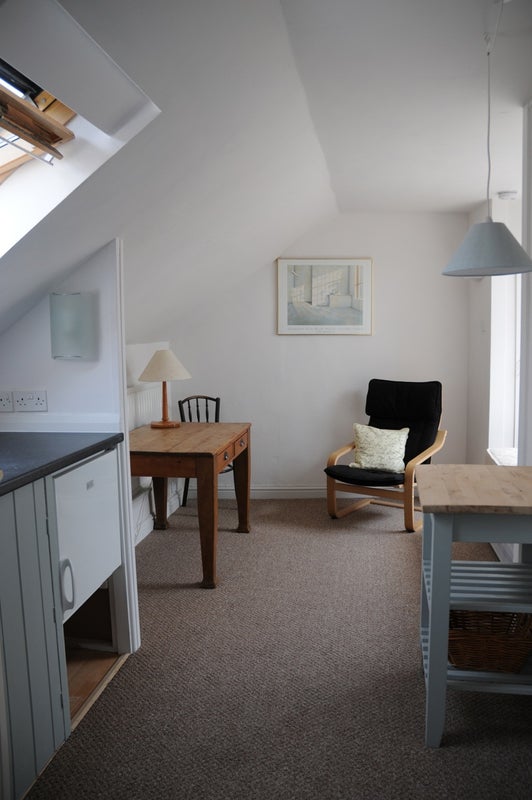 Photo 1: Room 1 - living area