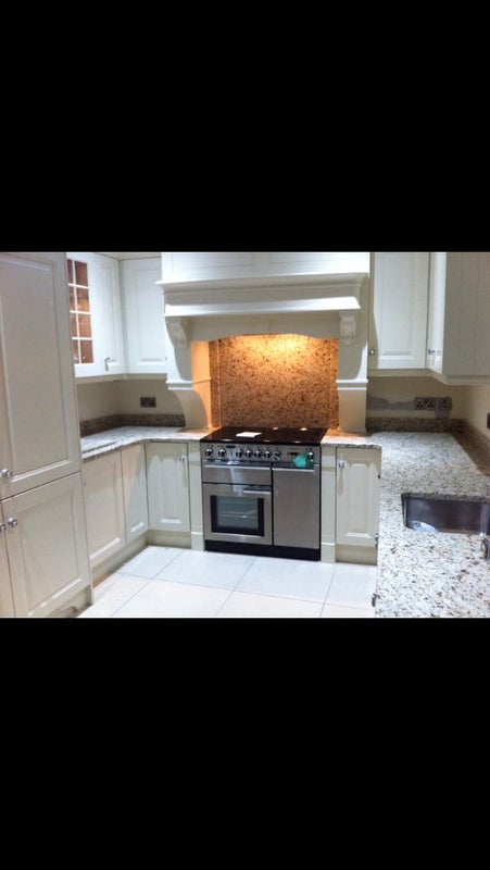 Photo 1: Beautiful new kitchen