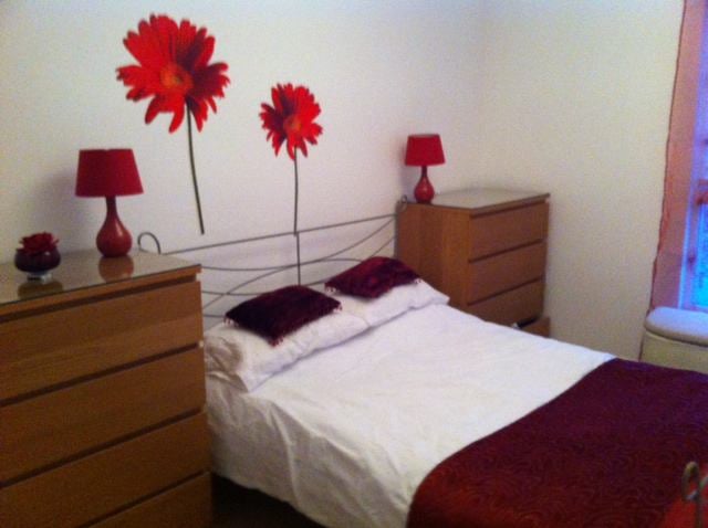Photo 1: This is the bedroom being offered flat share