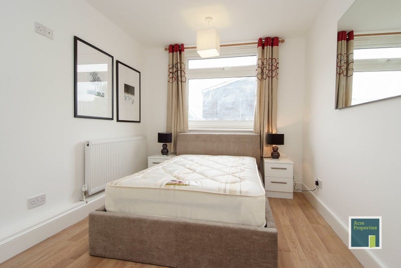 Photo 1: Bedroom 3 £770PCM - available 4.2.2022