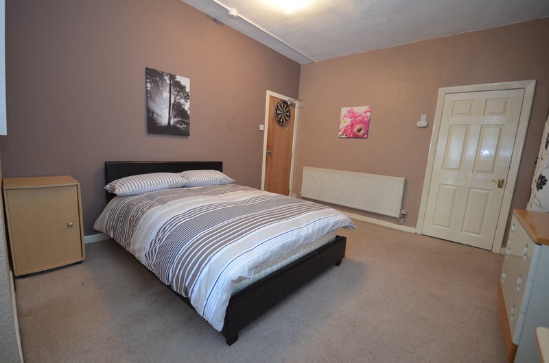 “Bedsit Darwen. All Bills Included + Cleaner + Sky” from SPARE ROOM.co.uk