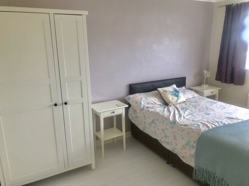 Photo 1: Bedroom