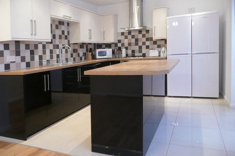 Photo 1: Kitchen