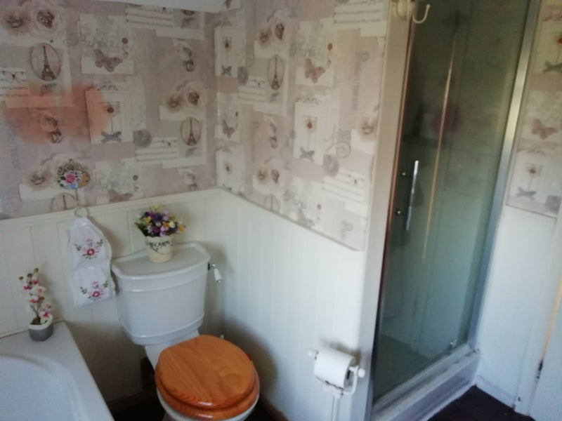 Photo 1: Bedroom