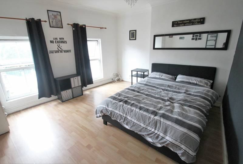 Photo 1: Room 1: £231pw / Couples & Partners £254pw with bills included. (Available 17/06/22)