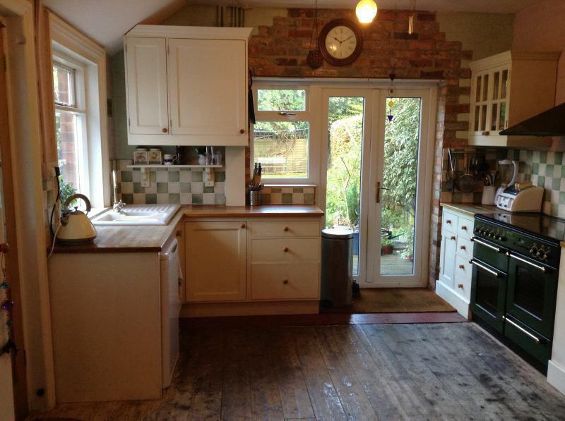 Photo 1: kitchen