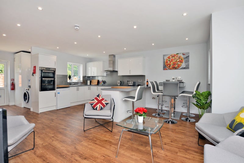 Photo 1: Modern & Spacious, Central Woking house