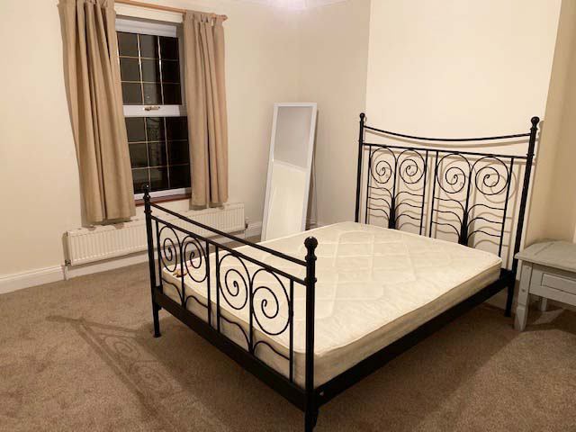 Photo 1: Bedroom 1 (available)