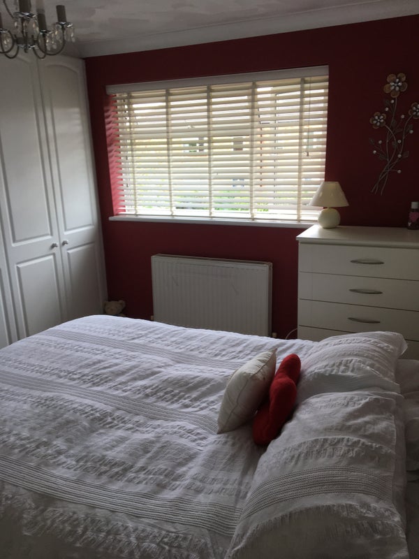 Photo 1: Hello here is the room for rent