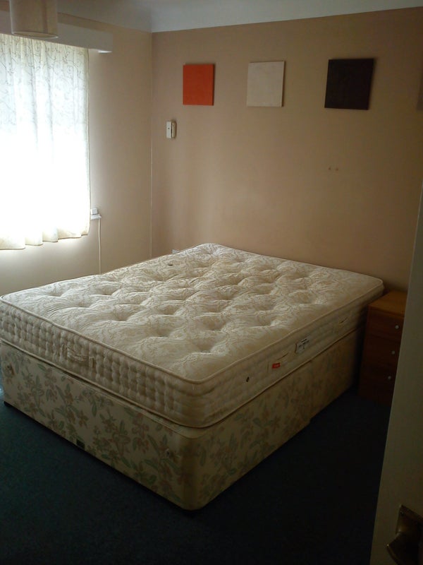 Photo 1: