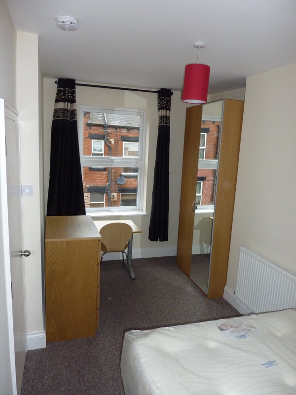 One Bed Room Flat For Rent In Woodhouse One Bed Room Flat For Rent In Woodhouse