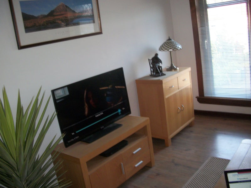 Photo 1: living room