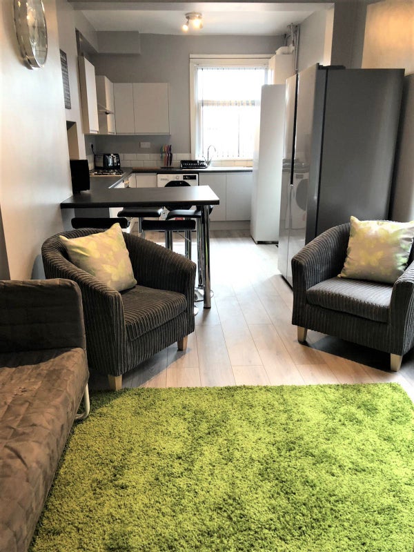 Photo 1: Communal Kitchen/Lounge