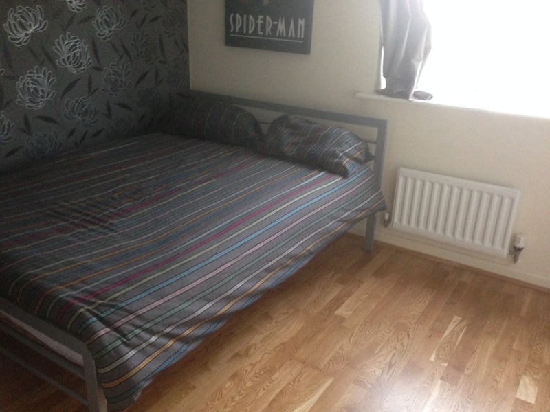 Photo 1: