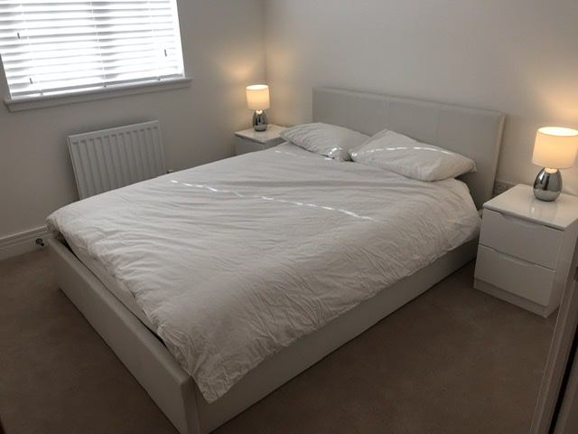 Photo 1: Bedroom to rent