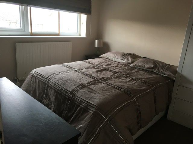 Photo 1: Bedroom