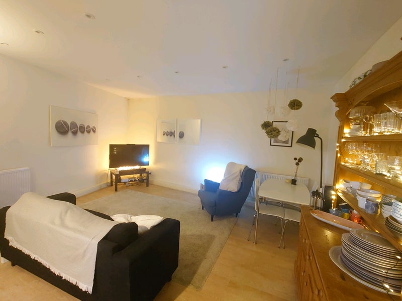 Photo 1: Sitting room