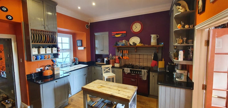 Photo 1: Kitchen