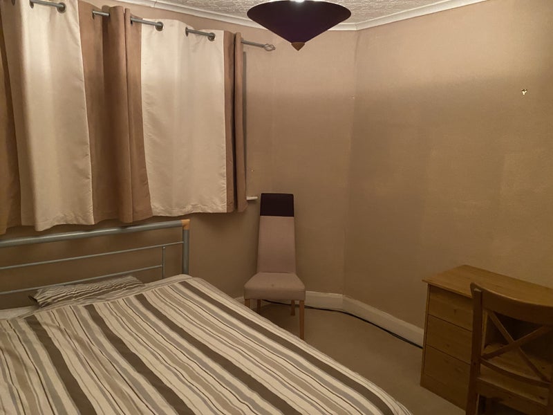Photo 1: Spacious Double Bedroom with desk and fitted wardrobe