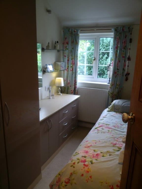 Photo 1: Single Room