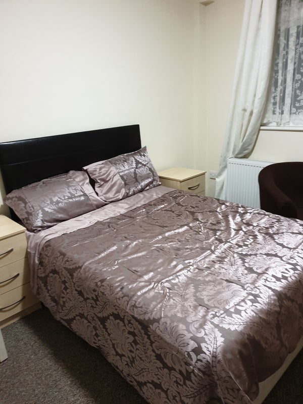 Photo 1: