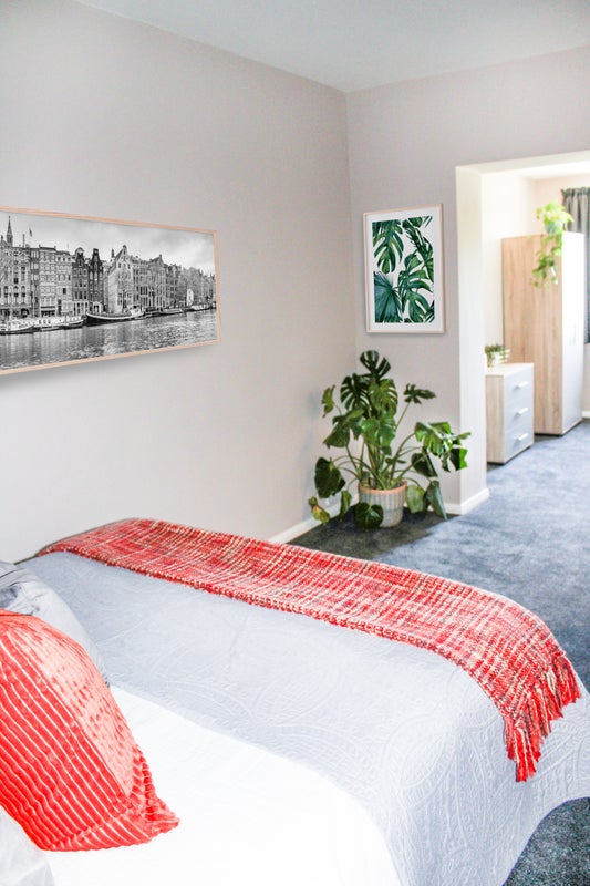 Photo 1: Room 1 Large Double Room