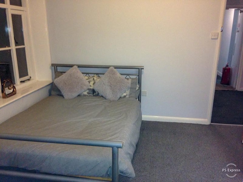 Photo 1: