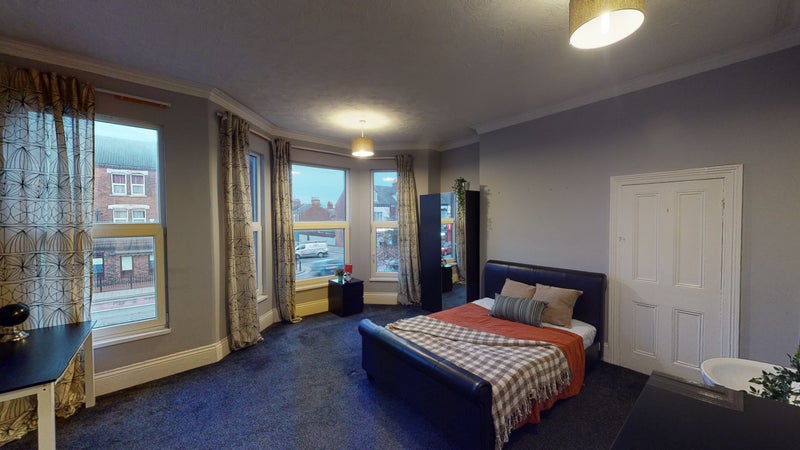 Photo 1: Room 2