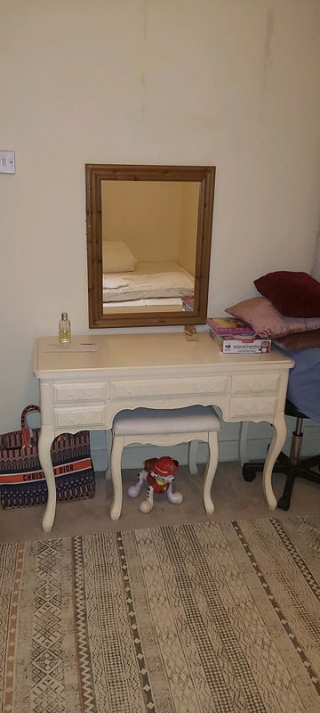 Photo 1: