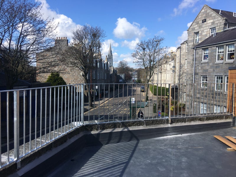 Photo 1: Terrace