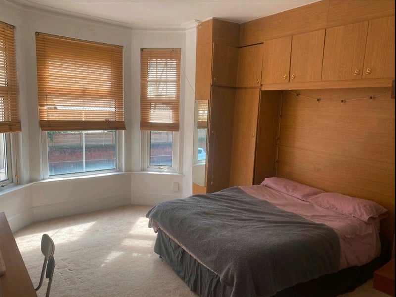 Photo 1: Bedroom