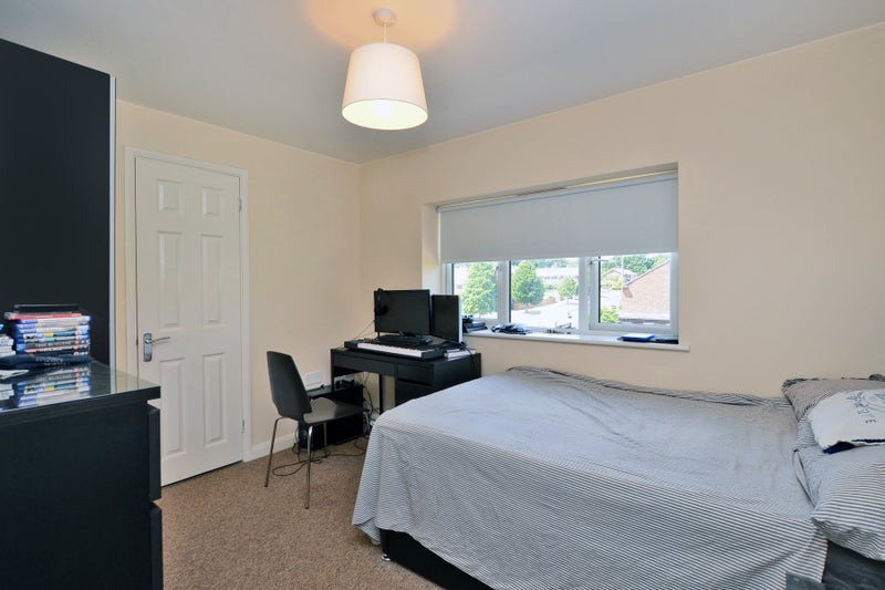 Photo 1: Large Sunny and Airy Double Room