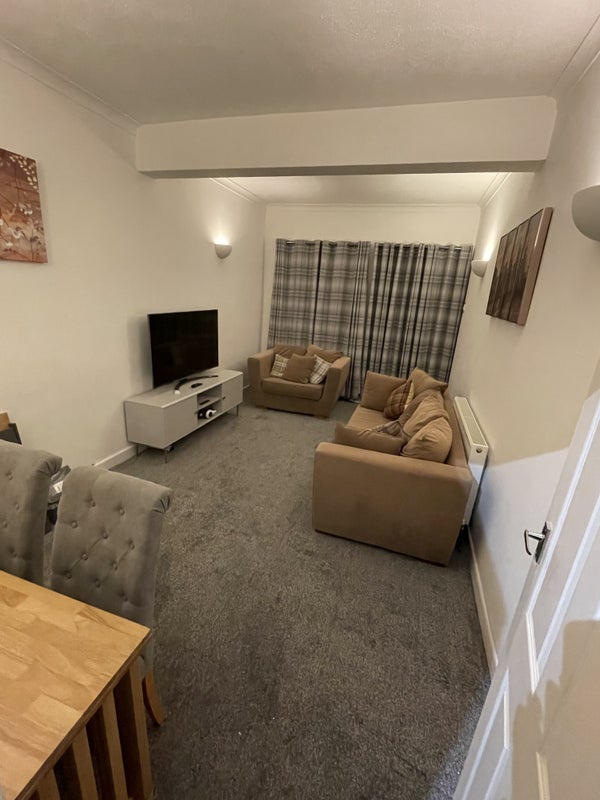 Photo 1: Lounge/Dining Room