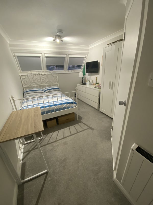 Photo 1: