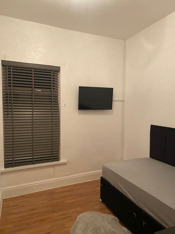 Photo 1: Single room