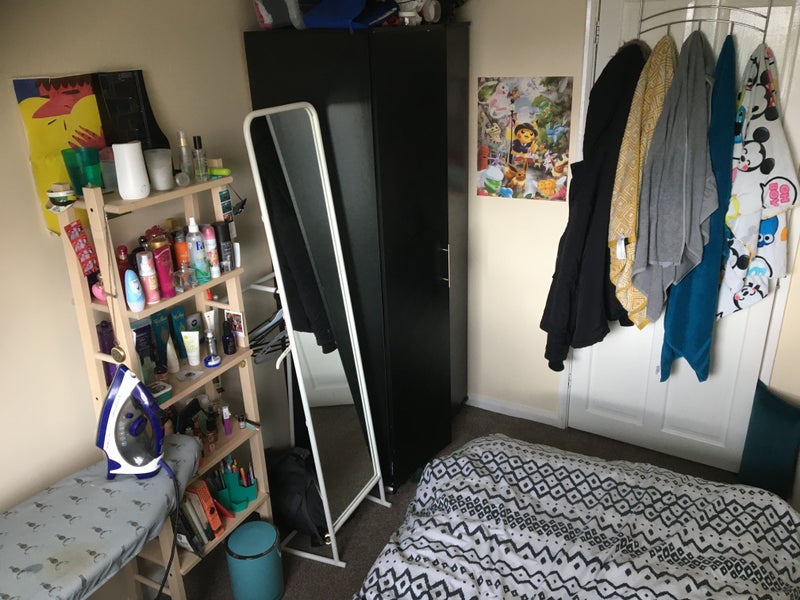 Photo 1: Bedroom, window facing