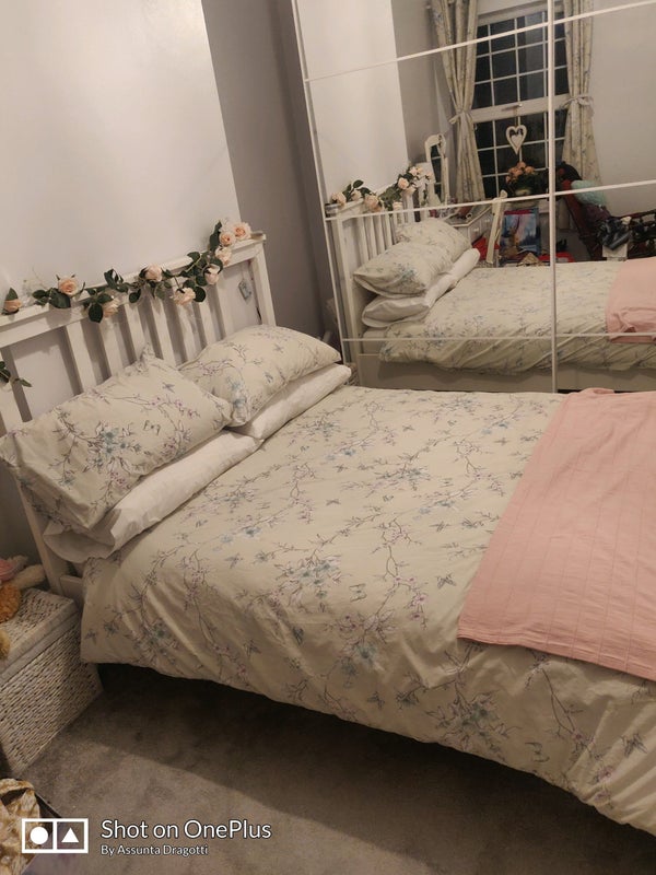 Photo 1: