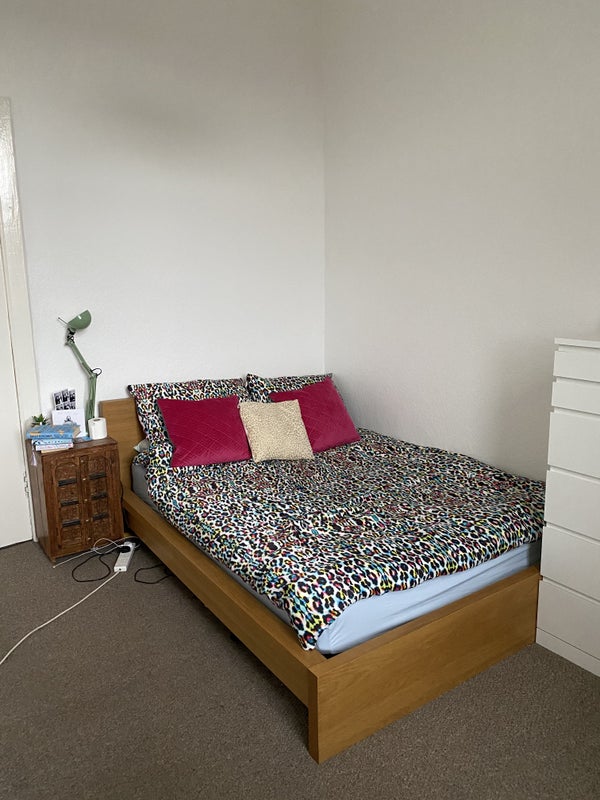 Photo 1: