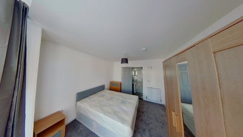 Photo 1: Room 1
