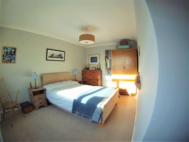 Photo 1: Large Double Bedroom 4.45m x 3.38m