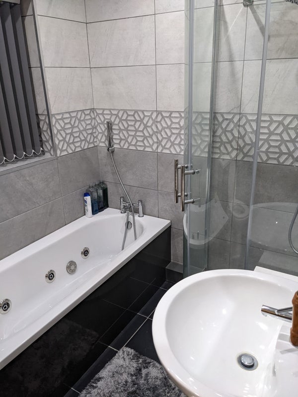 Photo 1: Shared Bathroom